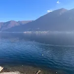 Special On Lakeside 公寓