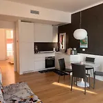 Special On Lakeside Apartment *